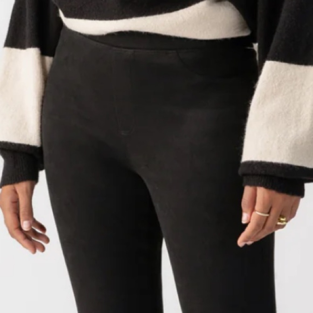 NWT Sanctuary /
FAUX SUEDE RUNWAY HIGH RISE LEGGING BLACK - Picture 4 of 16